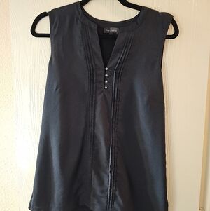 The Limited Black Sleeveless Pintuck Blouse – Size M